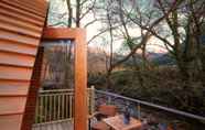 Common Space 3 RiverBeds Lodges with Hot Tubs