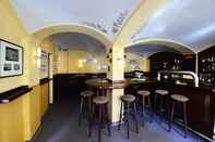 Quầy bar, cafe và phòng lounge Hotel Goldener Adler