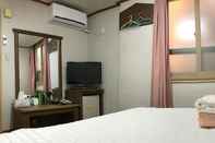 Phòng ngủ J Motel