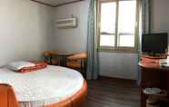 Kamar Tidur 5 J Motel