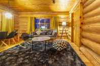 Ruang untuk Umum Kuukkeli Log Houses Aurora Resort