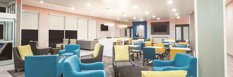 Lobby La Quinta Inn & Suites by Wyndham Tulsa Broken Arrow