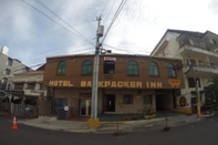 Bangunan Hotel BackPacker Inn