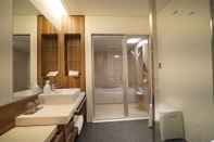 Toilet Kamar Ofunato Plaza Hotel