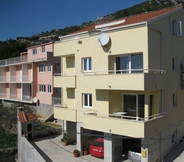 Exterior 3 Apartments Zelic Tucepi