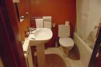 In-room Bathroom Hostal El Pinar