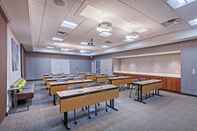 Functional Hall SpringHill Suites by Marriott Tulsa at Tulsa Hills