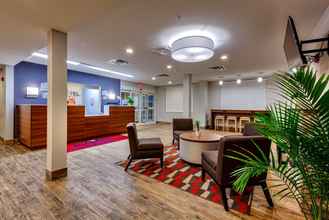 Lobi 4 Microtel Inn & Suites by Wyndham Niagara Falls