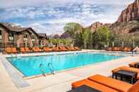 Kolam Renang SpringHill Suites by Marriott Springdale Zion National Park