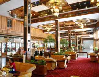 Lobby 2 Royal Twins Palace Hotel