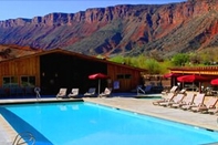 Swimming Pool Red Cliffs Lodge