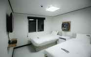 Kamar Tidur 4 Stayan - Hostel