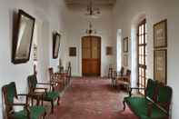 Lobby Hotel De L'Orient Pondicherry