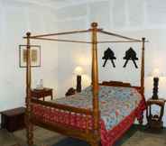 Bedroom 2 Hotel De L'Orient Pondicherry
