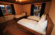 Kamar Tidur 2 Alpen Select Lodge for 16-24 People