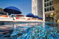 Kolam Renang Fairmont Quasar Istanbul