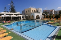 Swimming Pool Artemis Apartments