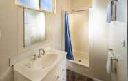 In-room Bathroom 6 Ingenia Holidays South West Rocks