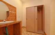 Toilet Kamar 3 Rasdhoo Relax Inn