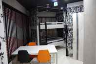 Ruangan Fungsional Sora Hostel