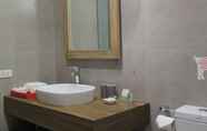 In-room Bathroom 3 La Chevrerie Resort & Spa