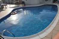 Swimming Pool Al Deyafa Hotel Apartments