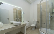 In-room Bathroom 2 Hotel Cool Zagreb Airport