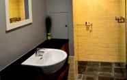 In-room Bathroom 6 Phureesala Villa - A2