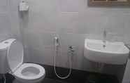 In-room Bathroom 6 Lipis Plaza Hotel