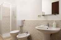 Phòng tắm bên trong B&B Tra L'Etna e il Mare