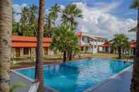 Swimming Pool Palm Resort Nilaveli