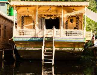 Luar Bangunan 2 Kharpalace group of houseboats