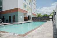 Swimming Pool Hilton Garden Inn Tampa Suncoast Parkway