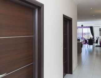 Sảnh chờ 2 Luxury 2 Bed Apartment