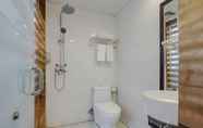 Toilet Kamar 3 Chengdu Sam Cozy Hotel