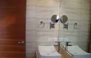 In-room Bathroom 6 Ahuja Residency Sector 44 Noida