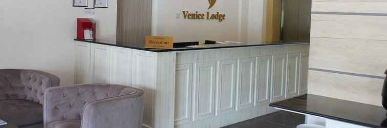 Lobi Venice Lodge Hotel