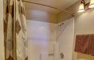 In-room Bathroom 2 Sunshine Suites at Hillcrest