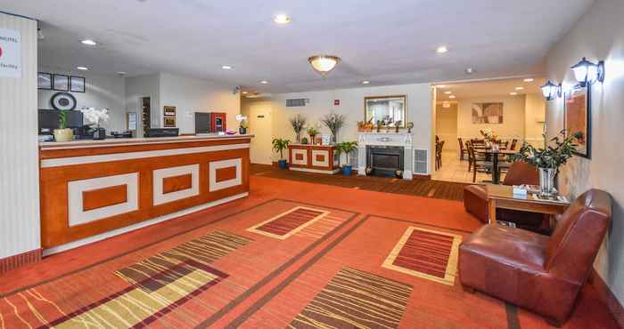 Lobby Charles River Motel