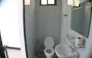 Toilet Kamar 6 Sofinny Motel