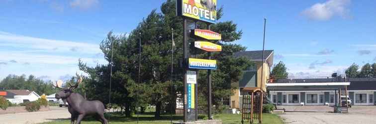 Exterior Moose Motel