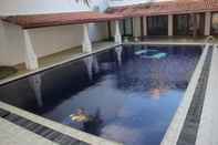 Swimming Pool Vista Tranquil Kosgoda