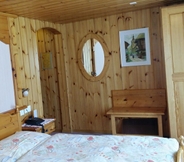 Bedroom 4 Alpine Budget Rooms by Täscherhof