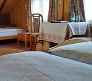 Bedroom 6 Alpine Budget Rooms by Täscherhof