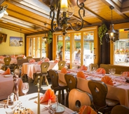 Restaurant 2 Alpine Budget Rooms by Täscherhof