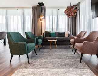 Lobby 2 Amsterdam North by YAYS