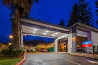 Exterior SureStay Plus Hotel by Best Western Sacramento North