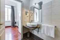 In-room Bathroom Relais Vatican Suites