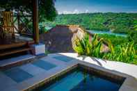 Swimming Pool Twin Island Villas & Dive Resort