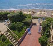 Nearby View and Attractions 2 Sea view and ground floor Apartments le Dune